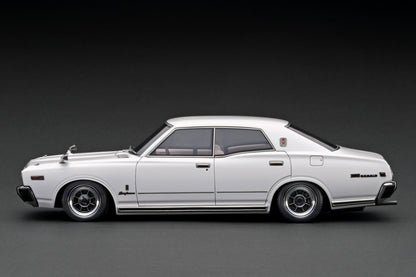 [ Pre-order ] IG3561 ignition model 1:18 Nissan Gloris Brougham (330) White