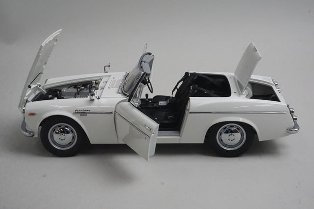 1:18 AUTOart 77433 Datsun Fairlady 2000 SR311 White model car