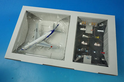 1:400 B747F NCA old paint JA8188 with GSE diorama accessories KZG44404 ANA