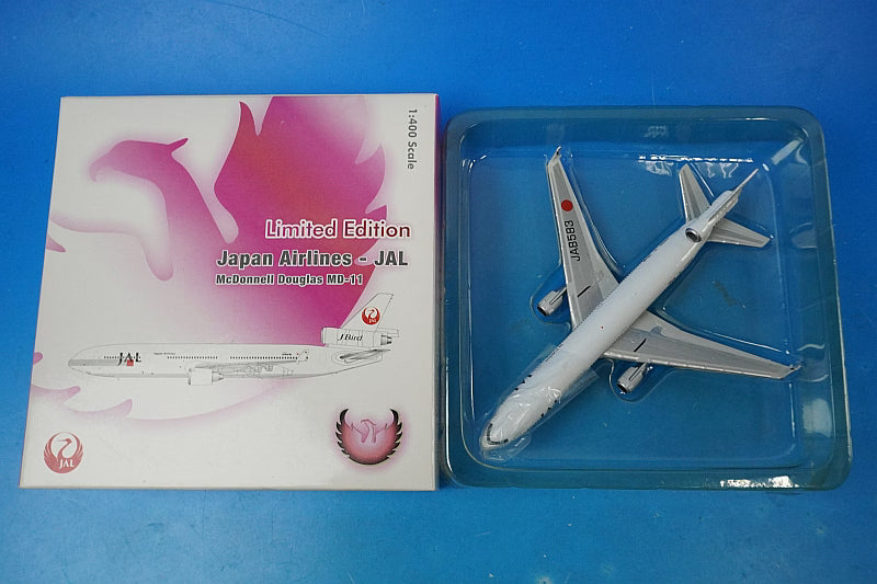 1:400 MD-11 JAL J-Bird Golden Eagle JA8583 10074 Phoenix airplane model