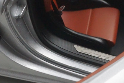 1:18 AUTOart 78041 Porsche Carrera GT Silver model car