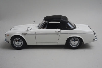 1:18 AUTOart 77433 Datsun Fairlady 2000 SR311 White model car