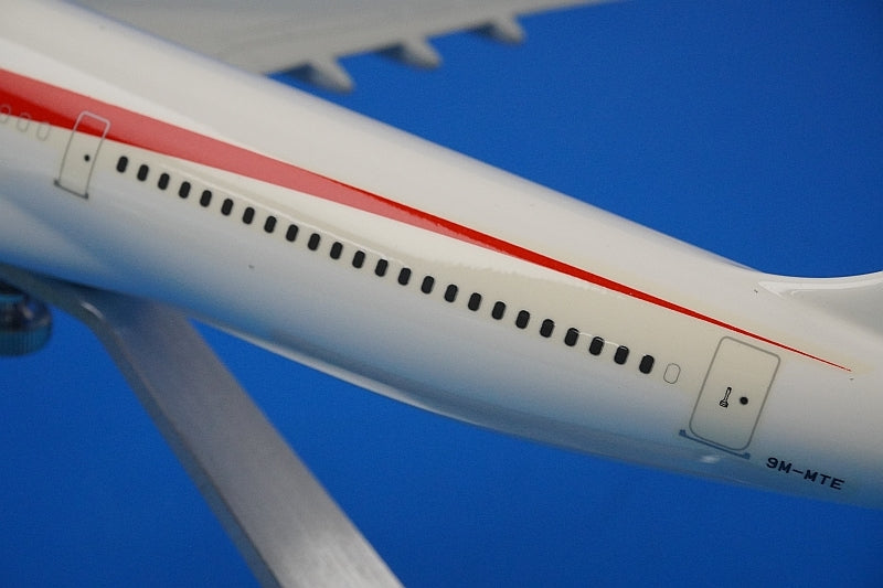 1:200 A330-300 Malaysia 9M-MTE PACMIN airplane model