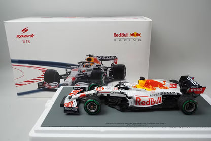 1:18 SPARK 18S605 Red Bull Racing Honda RB16B Turkish GP M.Verstappen 2021  #33
