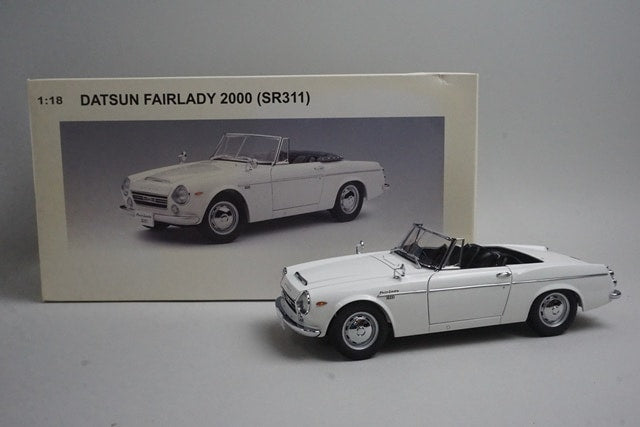 1:18 AUTOart 77433 Datsun Fairlady 2000 SR311 White model car