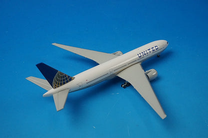 1:500 B777-200ER UNITED N27015 526159 Herpa airplane model