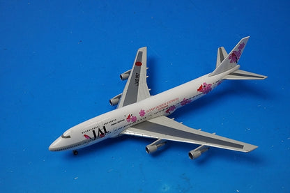 1:500 B747-300 JAL Super Resort Express Okinawa Resort Pink BJE2084 JALUX airplane model