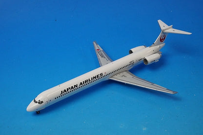 1:200 MD-90 JAL New Tsurumaru Paint JA8070 BJE3033 JALUX airplane model
