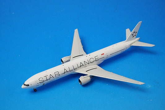 1:400 B777-300 Singapore Star Alliance 9V-SYL 10930 Phoenix airplane model