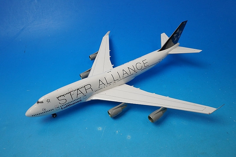 1:200 B747-400 Lufthansa Star Alliance D-ABTH 550635 Herpa airplane model