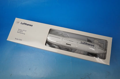 1:200 B747-8 Lufthansa D-ABYA LW200DLH003 LIMOX airplane model