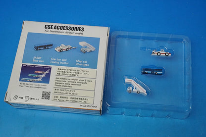 1:400 Airport Diorama Accessory Blue Bus Step Car Towing Tractor and Tober Set GSE40110 ANA airplane model