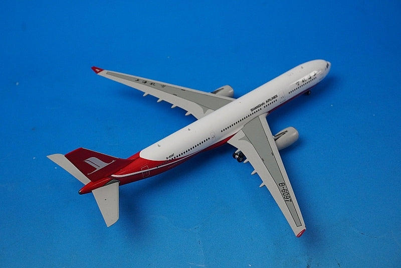 1:400 A330-300 Shanghai Airlines B-6097 10859 Phoenix airplane model