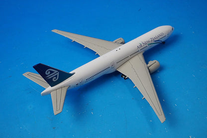 1:400 B777-200ER New Zealand ZK-OKB GJANZ515 Gemini airplane model