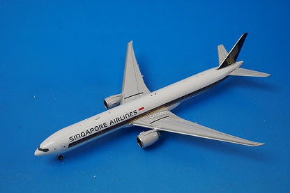 1:400 B777-300ER Singapore 9V-SWU 10855 Phoenix airplane model