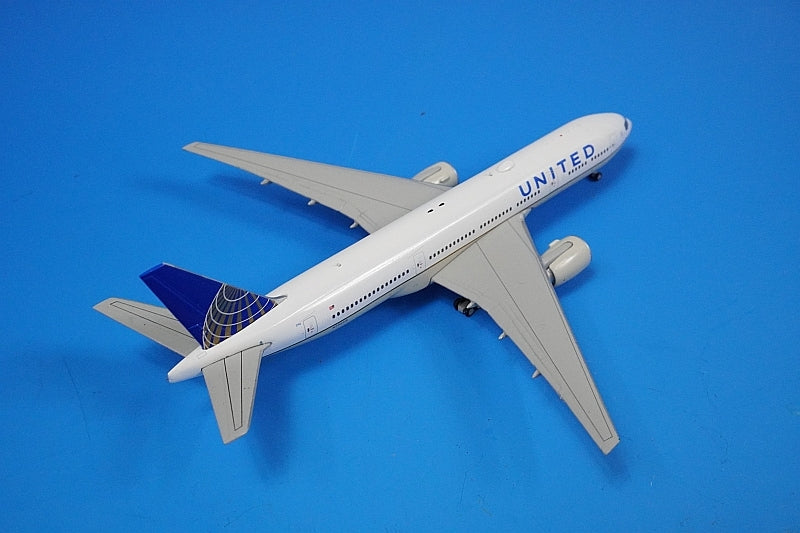 1:400 B777-200ER United N796UA GJUAL1589 Gemini airplane model