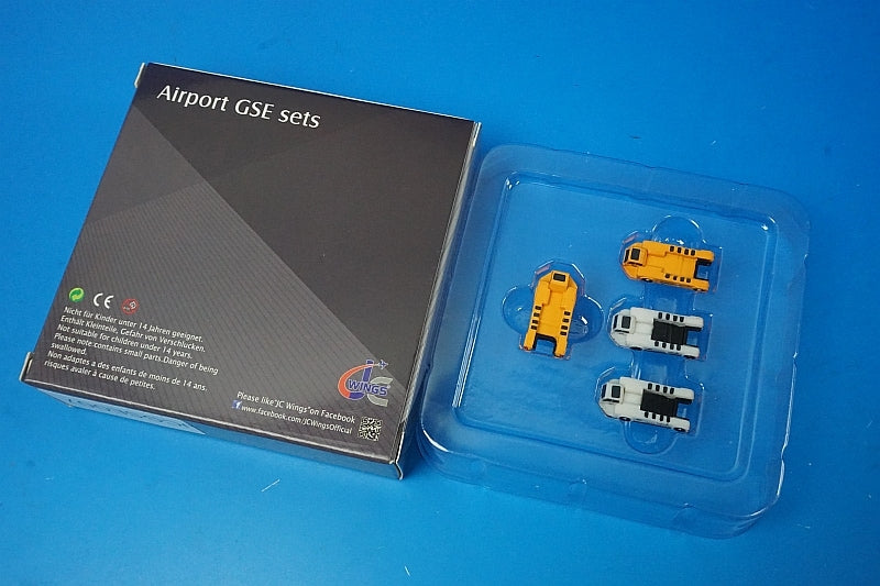 1:400 Goldhofer Aircraft Tug Trashback Tractor Goldhofer Diorama JCGSE007 JC Wings airplane model