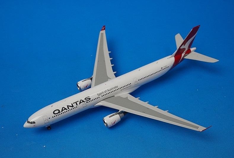1:400 A330-300 Qantas New Paint VH-QPJ 04115 Phoenix airplane model