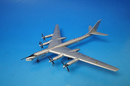 1:200 Tu-95MS Bear H Ukrainian Air Force 106th Heavy Bomber Division (Portava Museum Preservation Machine)#01 556538 Herpa