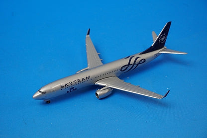 1:500 Boeing 737-900 KLM Netherlands SkyTeam PH-BXO 518314 Herpa airplane model