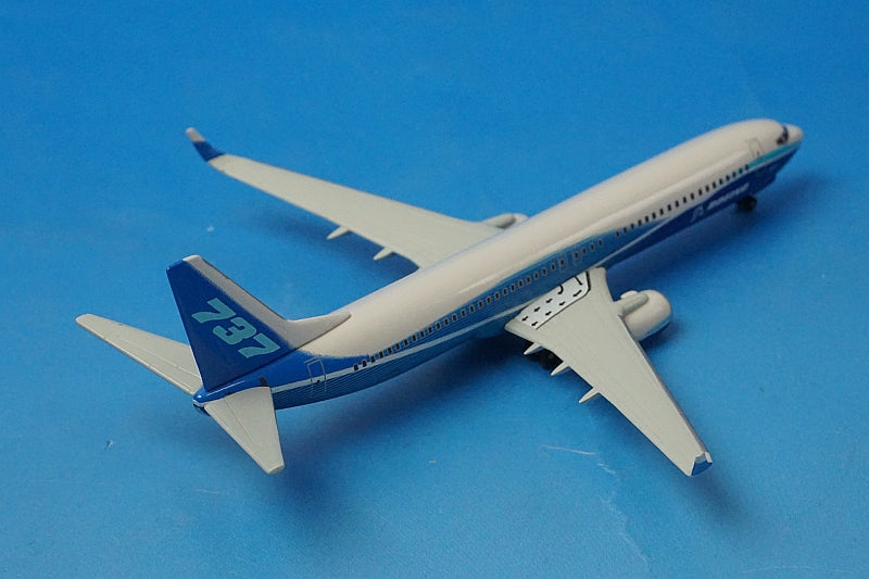 1:400 B737-900 Boeing House Color 55855 Dragon