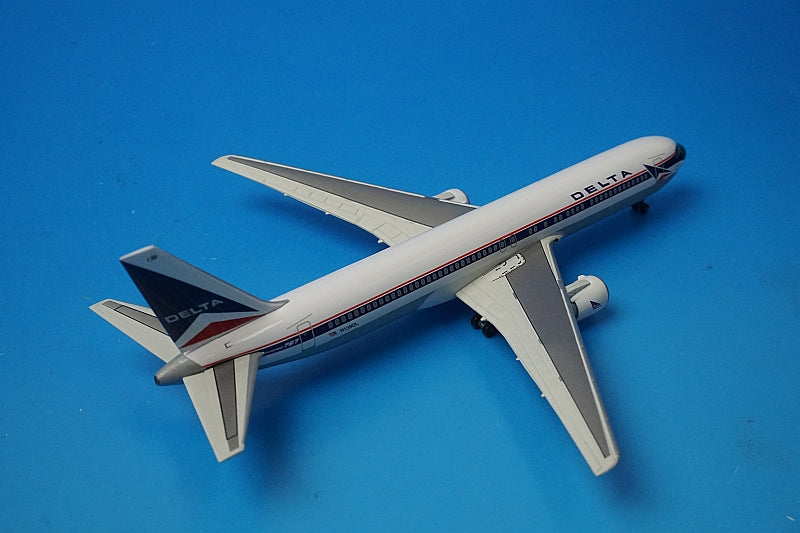 1:400 B767-332ER DELTA Airlines N139DL 55312 Dragon airplane model