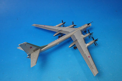 1:200 Tupolev Tu-95MS Bear H Russian Air Force 184th Guards Heavy Bomber Regiment Engels 2 Air Base 558204 Herpa airplane model