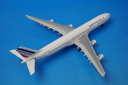 1:500 A340-300 Air France F-GLZK 517539 Herpa airplane model