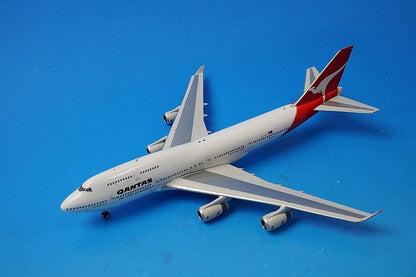 1:400 B747-400 Qantas VH-OJA 11109 Phoenix airplane model