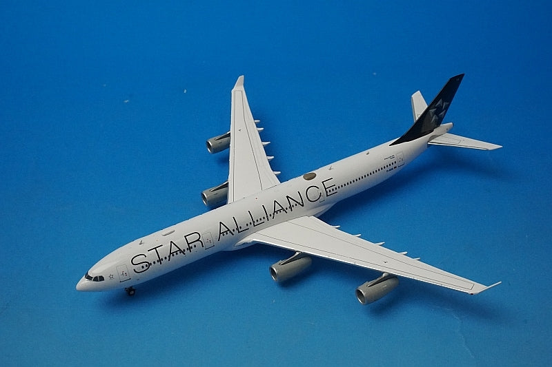 1:400 A340-300 Lufthansa Star Alliance D-AIFA EW4343002 JC Wings airplane model