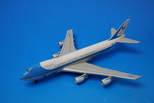 1:400 VC-25A(B747-200) Air Force One #28000 55544 Dragon