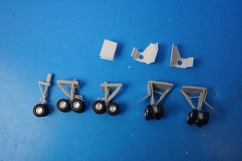 1:200 Landing Gear Set for B747 with Rubber Tires *Body Only 5200 Hogan airplane model