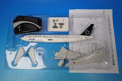 1:200 B777-200 ANA Star Alliance JA711A NH20002 ANA airplane model