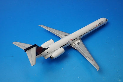 1:200 MD-90 Delta N904DA G2DAL719 Gemini airplane model