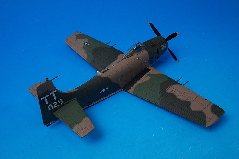 1:72 A-1J Skyraider USAF HA2902 HOBBY MASTER airplane model