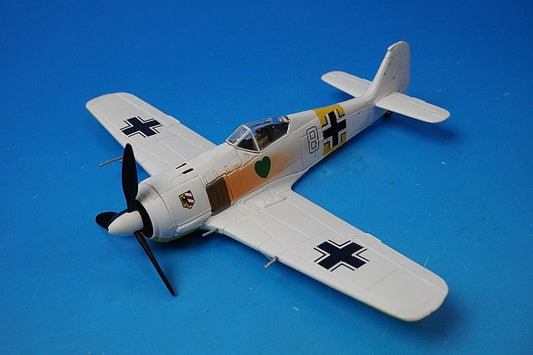 1:72 Focke-Wulf 190A-4 German Air Force White 8 AA34301 CORGI airplane model