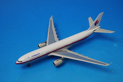 1:400 A330-200 Malaysia 9M-MKW 10439 Phoenix airplane model