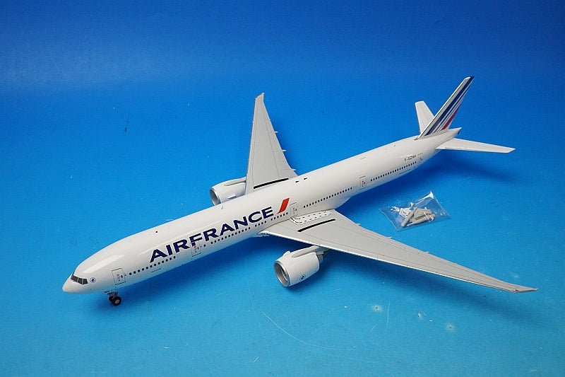 1:200 B777-300ER Air France F-GZNH G2AFR1282 Gemini airplane model