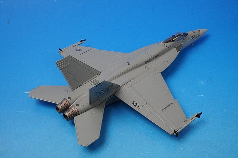 1:72 F/A-18E USN Golden Warriors shoot down a Syrian Su-22 #168912 HA5105 Hobby Master