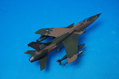 1:144 F-105D Thunderchief, U.S. Air Force, 355th Tactical Fighter Wing, 357th Tactical Fighter Squadron, Takley Air Base, RU/#60-0504 AV440027 Avionics