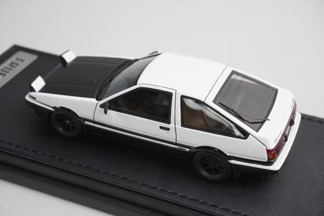 1:43 ignition model IG0485 Toyota Sprinter Trueno (AE86) 3-Door GT Apex Black/White