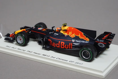 1:43 SPARK S5037 Red Bull Racing Tag Heuer RB13 China GP 2017 #33 M.Verstappen