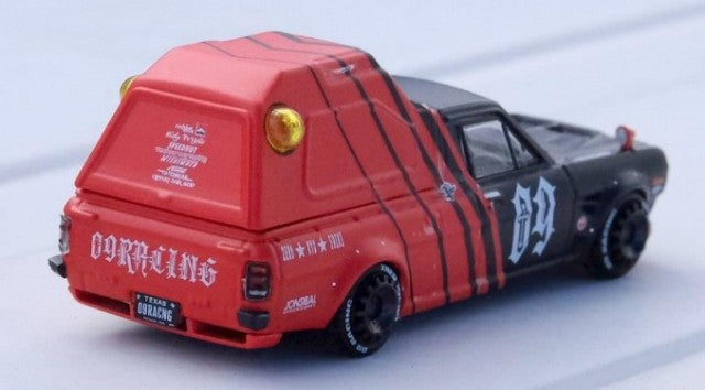 IN64-HKT-09RAD INNO MODELS 1:64 Nissan Sunny Truck HAKOTORA "09 RACING" DECEPCIONEZ limited package with key chain