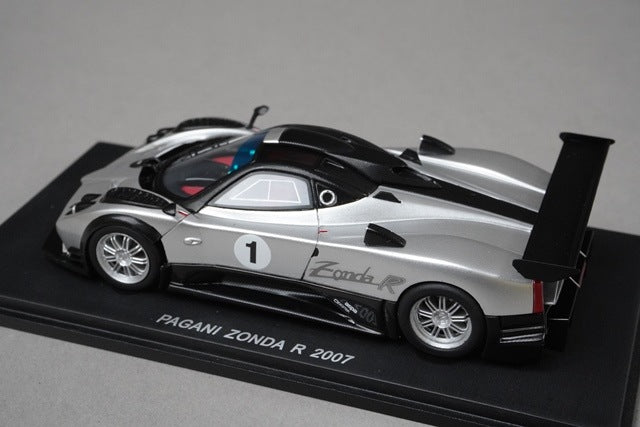 1:43 SPARK S0697 Pagani Zonda R 2007 #1 model car