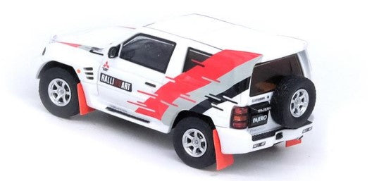 IN64-EVOP-RAWHI INNO MODELS 1:64 Mitsubishi Pajero Evolution "RALLIART" White