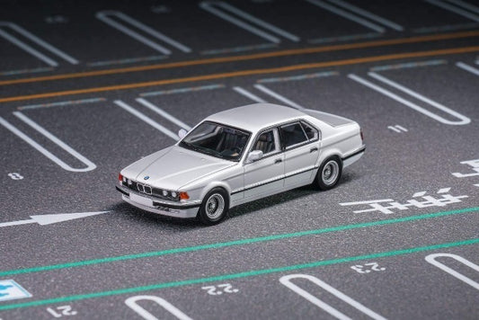 DCM 1:64 BMW E32 7-Series Sedan White