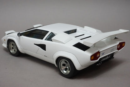 1:18 AUTOart 74532 Lamborghini Countach 5000S White model car