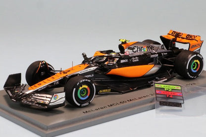 S8593 Spark 1:43 McLaren MCL60 #4 McLaren 2nd place UK British GP 2023 L. Norris with pit board