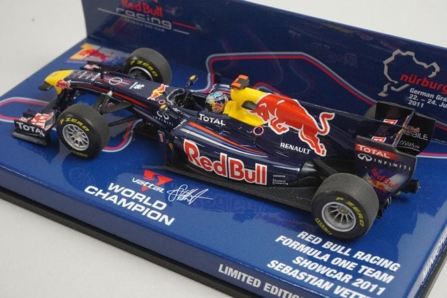 1:43 MINICHAMPS 413110271 Red Bull Racing Renault Show Car 2011 S.Vettel #1 model car