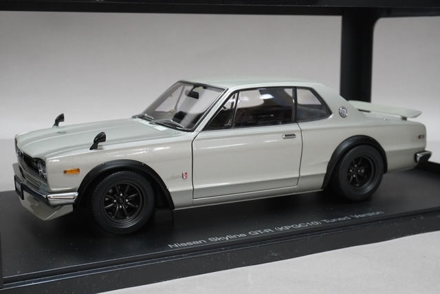 1:18 AUTOart 77441 Nissan Skyline GT-R KPGC10 Tuned Version Silver